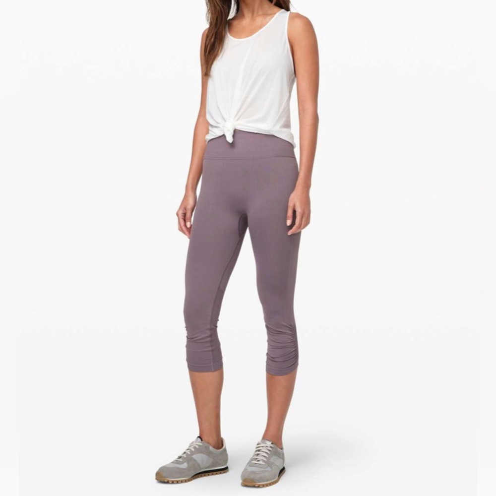 Lululemon Size 4 New With Tags Ebb To Street Crops 21” Frosted Mulberry Purple
